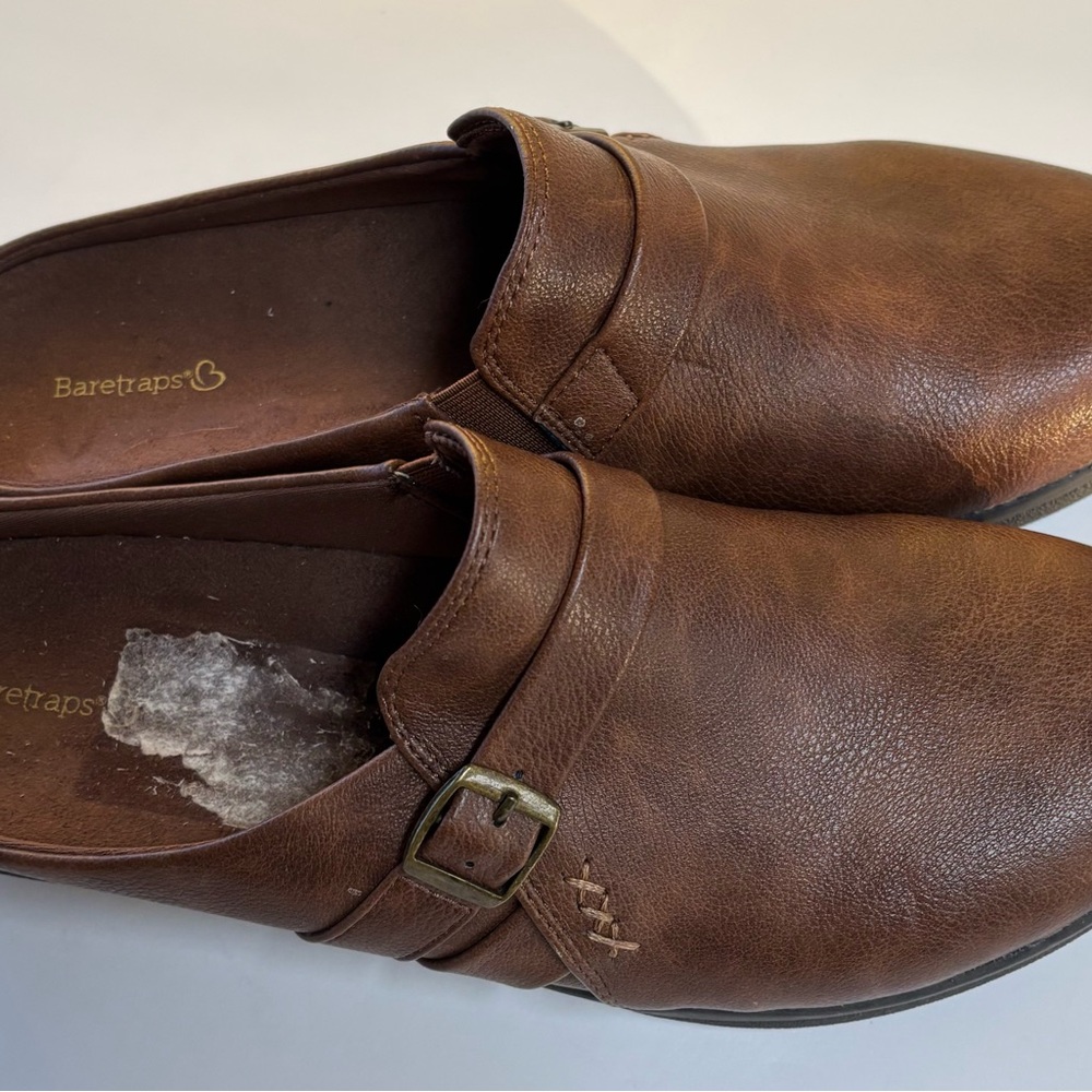 Baretraps Dawn Clogs Brown Comfort Mule Slip On Buckle Women’s size 9NEW - Picture 3 of 6